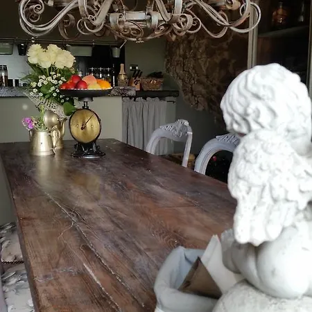 Gocce Di Luna Oda ve Kahvaltı Celle Ligure