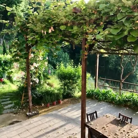 Gocce Di Luna Bed & Breakfast 3*